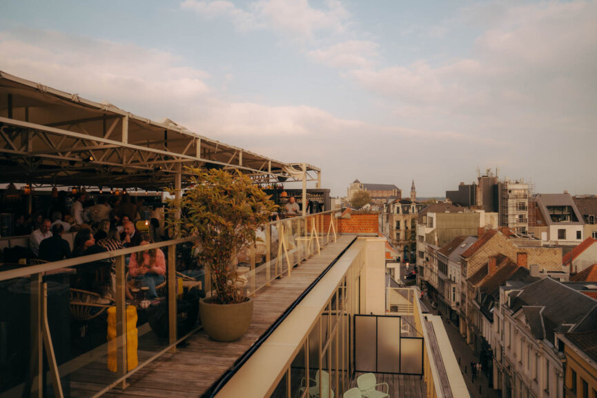 Yalo: opening rooftop